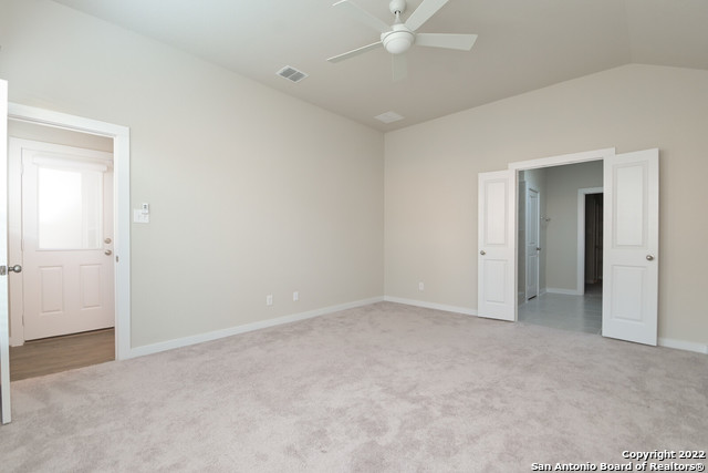 Listing photo id 16 for 8015 Needle Creek