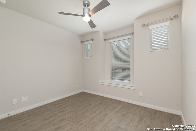 Listing photo id 24 for 8015 Needle Creek