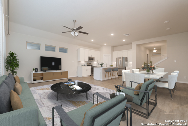 Listing photo id 2 for 8015 Needle Creek