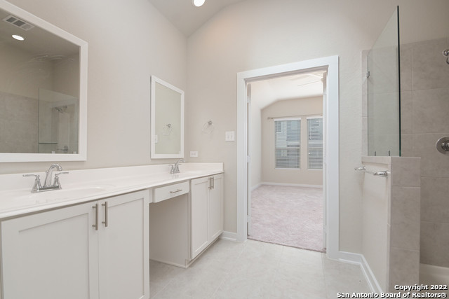 Listing photo id 5 for 8015 Needle Creek