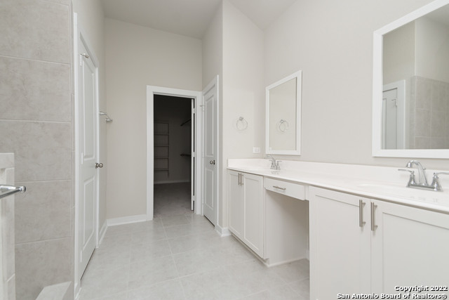 Listing photo id 6 for 8015 Needle Creek