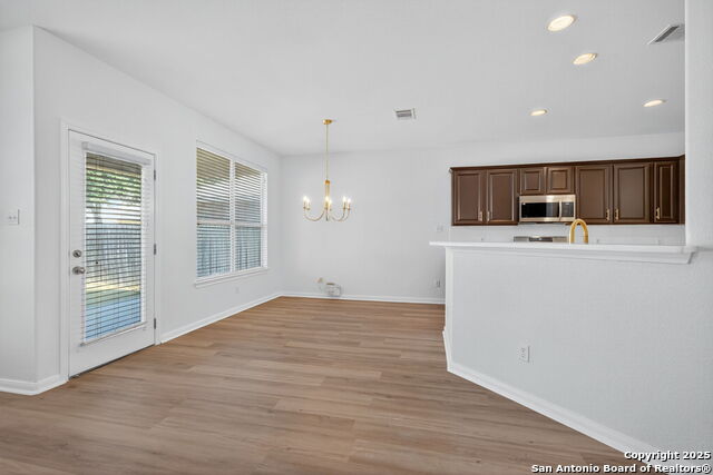 Listing photo id 10 for 8407 Western Way