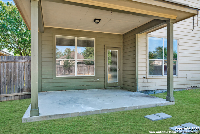 Listing photo id 29 for 8407 Western Way