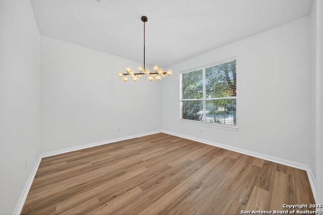 Listing photo id 5 for 8407 Western Way