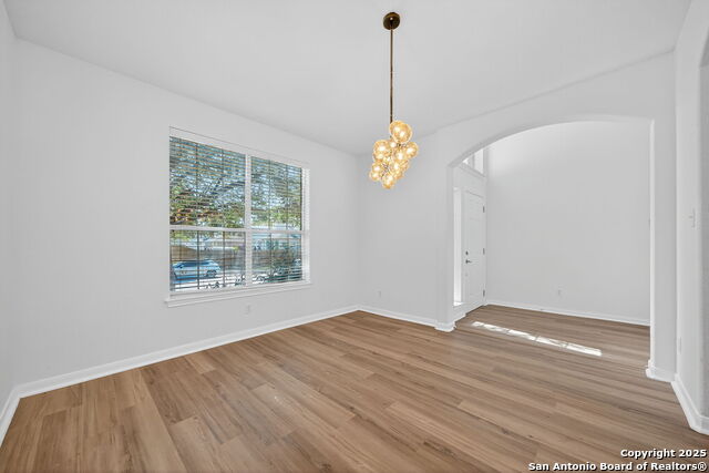 Listing photo id 6 for 8407 Western Way