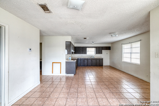 Image 2 of 19 For 254 Prairie St
