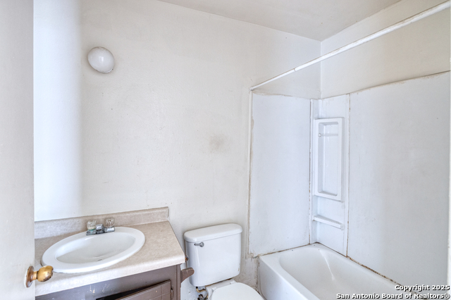 Image 6 of 19 For 254 Prairie St