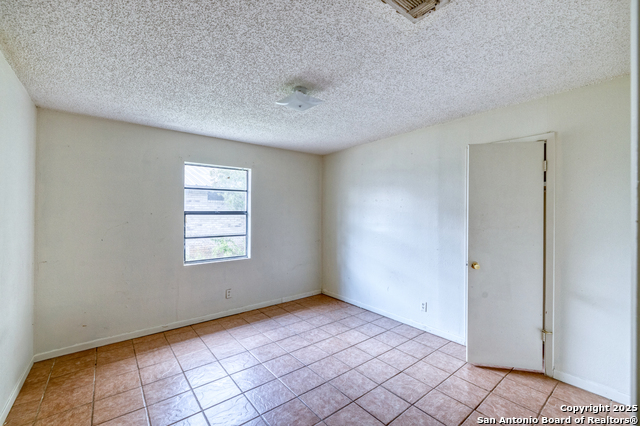 Image 7 of 19 For 254 Prairie St