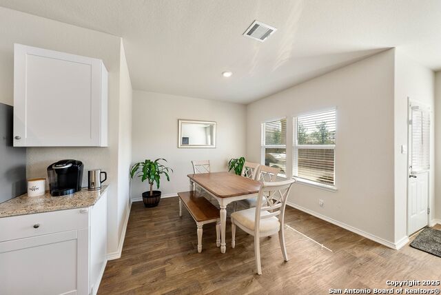 Image 10 of 47 For 6220 Sunhigh Dr.