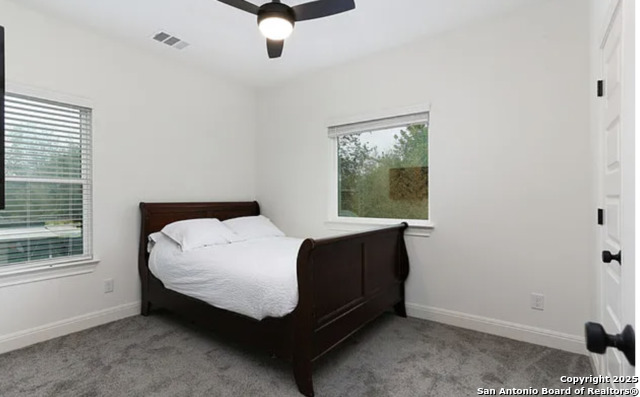 Listing photo id 4 for 419 Porter  202