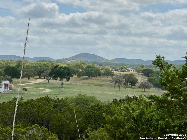 Image 22 of 29 For 541 Deer Creek E