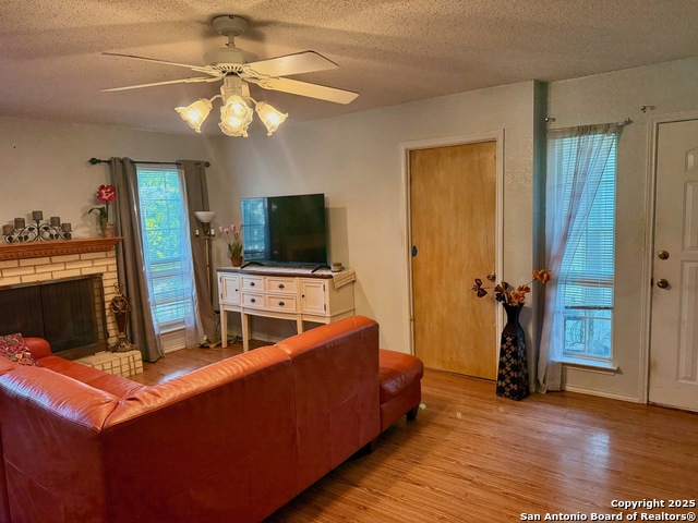 Image 4 of 29 For 541 Deer Creek E