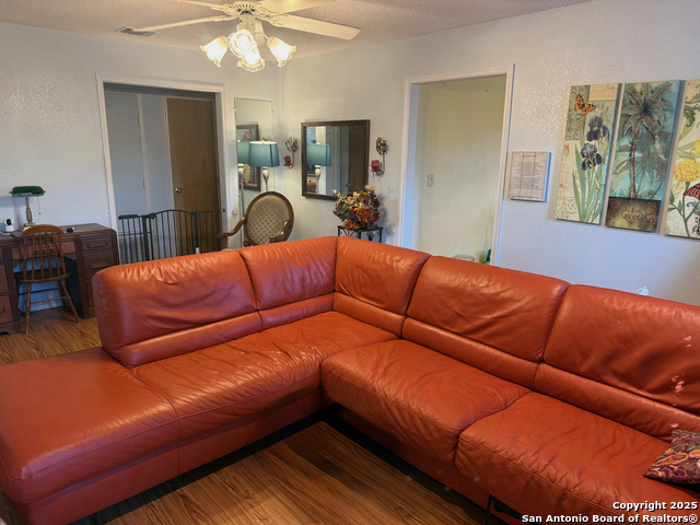 Image 5 of 29 For 541 Deer Creek E