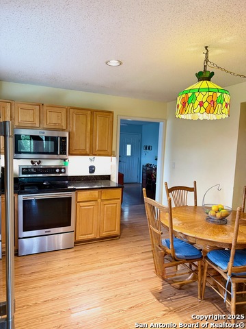 Image 6 of 29 For 541 Deer Creek E