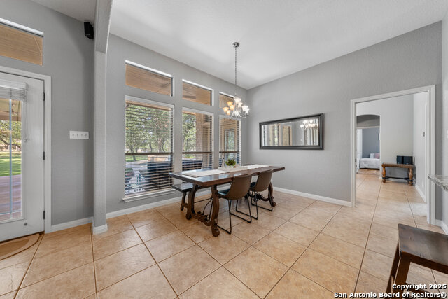 Listing photo id 8 for 105 Legacy Oaks
