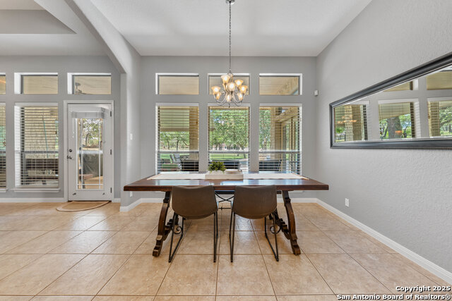 Listing photo id 9 for 105 Legacy Oaks