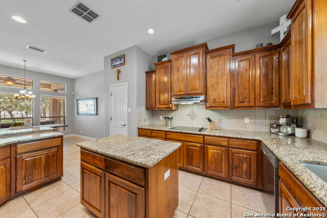 Listing photo id 12 for 105 Legacy Oaks