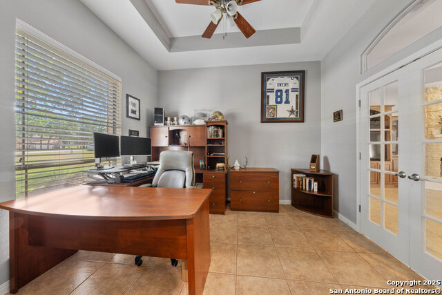 Listing photo id 15 for 105 Legacy Oaks