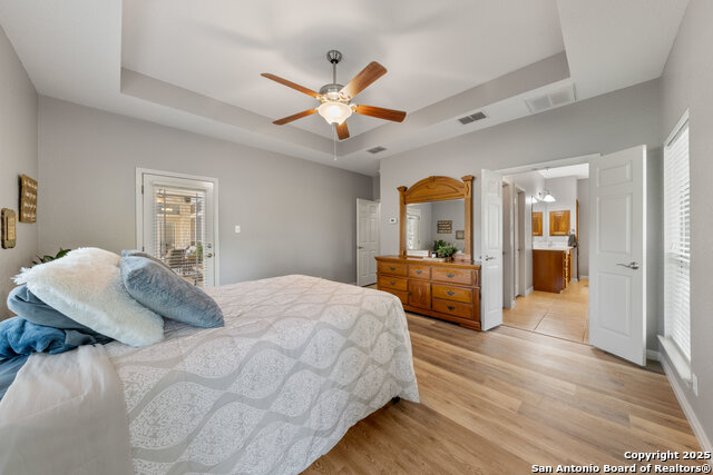 Listing photo id 17 for 105 Legacy Oaks