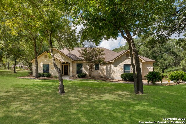 Listing photo id 0 for 105 Legacy Oaks