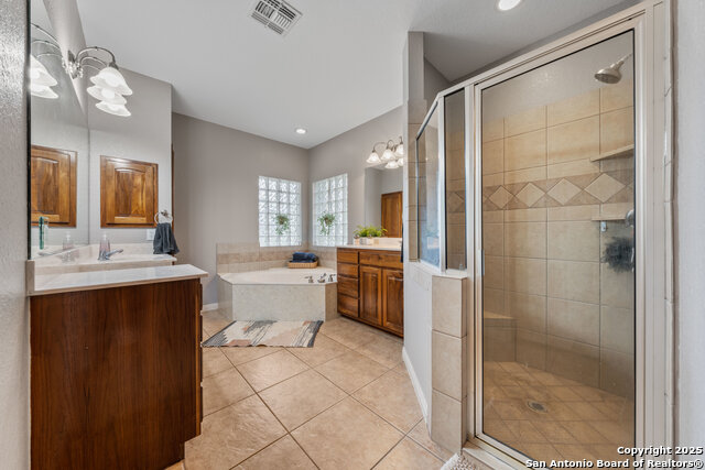Listing photo id 18 for 105 Legacy Oaks