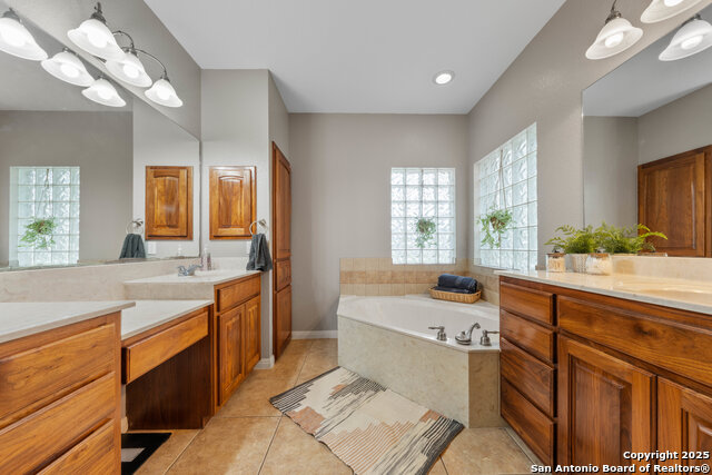 Listing photo id 19 for 105 Legacy Oaks