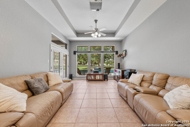 Listing photo id 23 for 105 Legacy Oaks