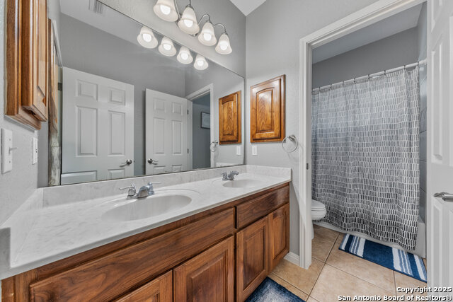 Listing photo id 27 for 105 Legacy Oaks