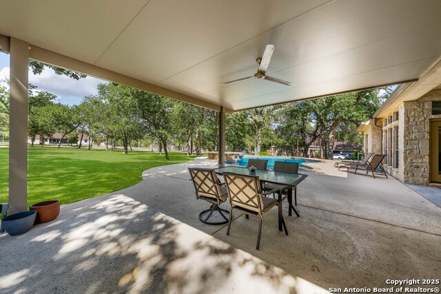 Listing photo id 32 for 105 Legacy Oaks