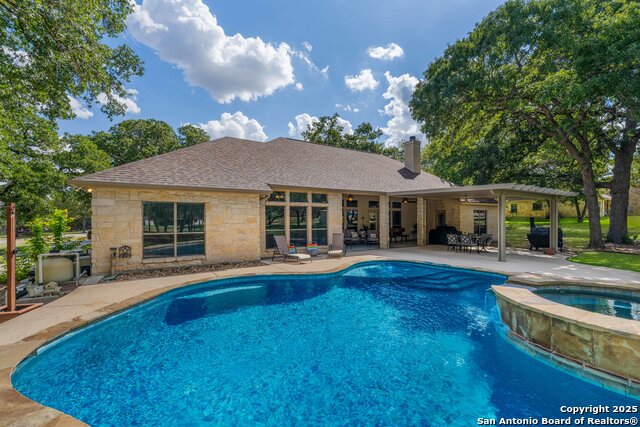 Listing photo id 37 for 105 Legacy Oaks