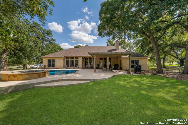 Listing photo id 38 for 105 Legacy Oaks