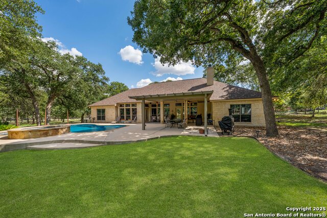 Listing photo id 39 for 105 Legacy Oaks