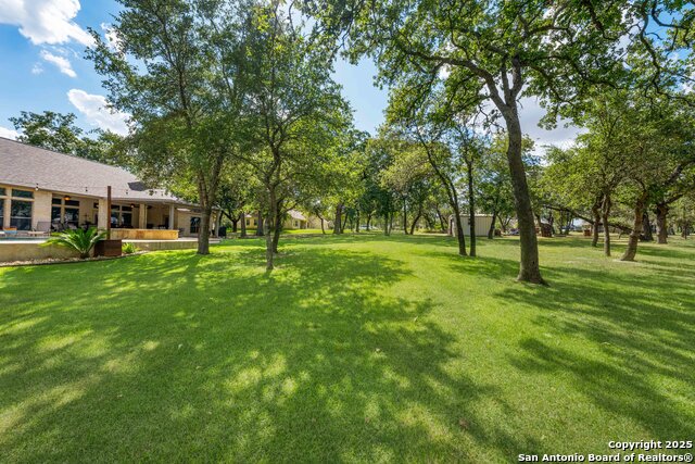 Listing photo id 40 for 105 Legacy Oaks