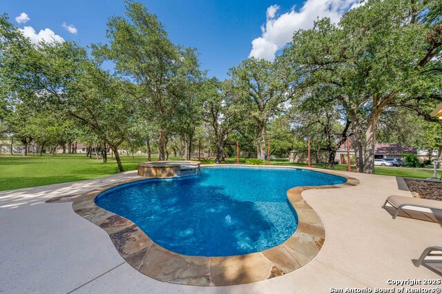 Listing photo id 43 for 105 Legacy Oaks