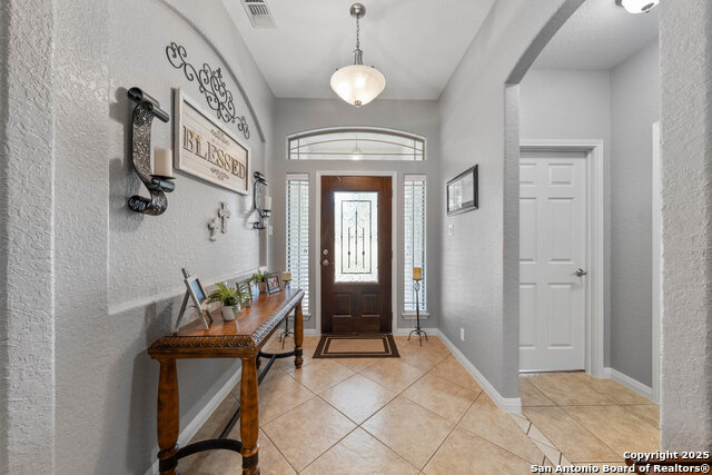 Listing photo id 3 for 105 Legacy Oaks
