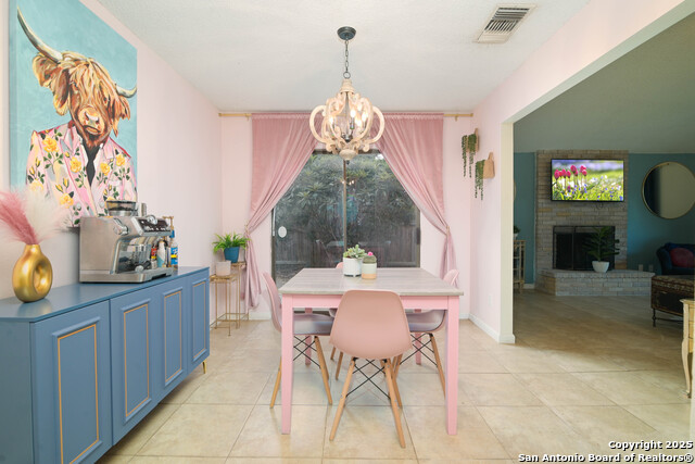 Listing photo id 9 for 2851 Burning Rock