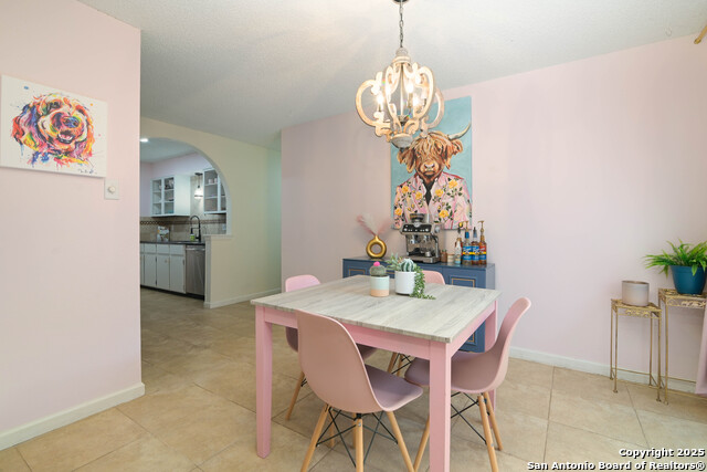 Listing photo id 10 for 2851 Burning Rock