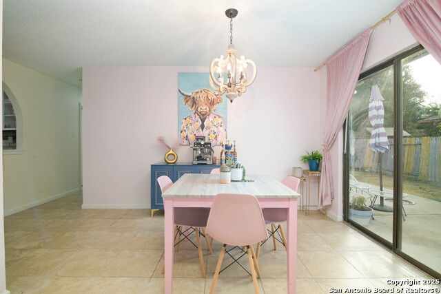Listing photo id 11 for 2851 Burning Rock