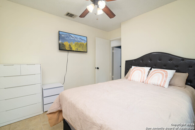 Listing photo id 16 for 2851 Burning Rock