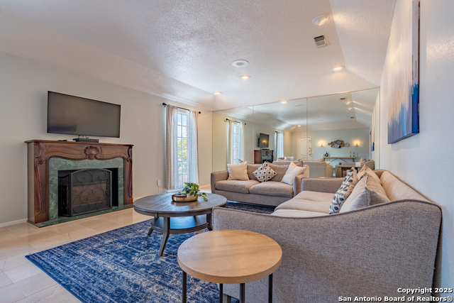 Image 2 of 41 For 8033 New Braunfels Ave N 500c