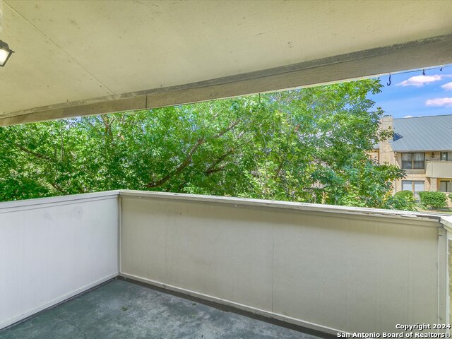 Image 18 of 20 For 11843 Braesview  1012