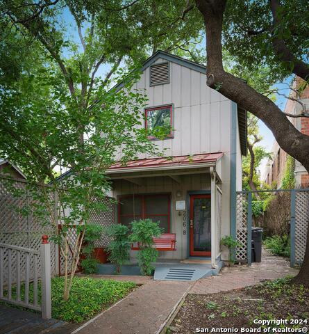 Details for 206 Madison  B, San Antonio, TX 78204