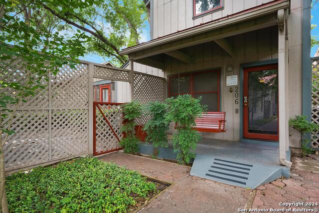 Image 3 of 8 For 206 Madison  B