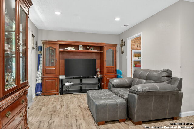 Image 14 of 32 For 3413 Foxbriar
