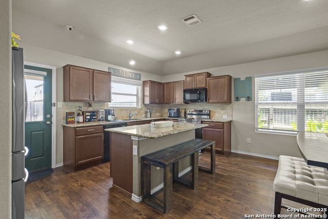Listing photo id 8 for 128 Field Ridge