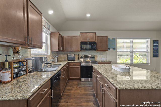 Listing photo id 9 for 128 Field Ridge