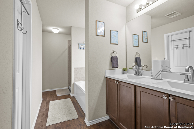 Listing photo id 14 for 128 Field Ridge