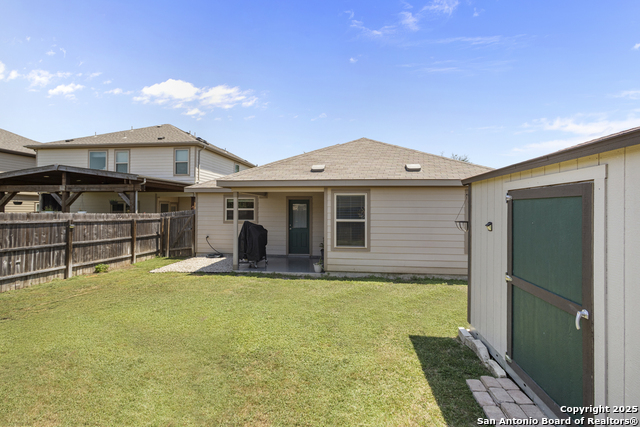 Listing photo id 22 for 128 Field Ridge
