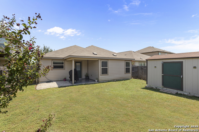 Listing photo id 23 for 128 Field Ridge
