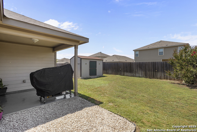 Listing photo id 24 for 128 Field Ridge